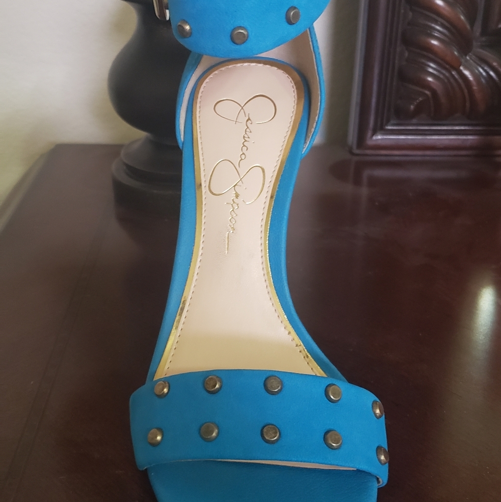 A blue sexi heels